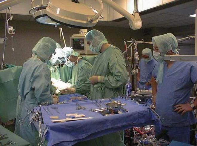 Protesi d’anca difettose, cinque dirigenti della DePuy indagati 