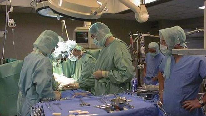 Protesi d’anca difettose, cinque dirigenti della DePuy indagati