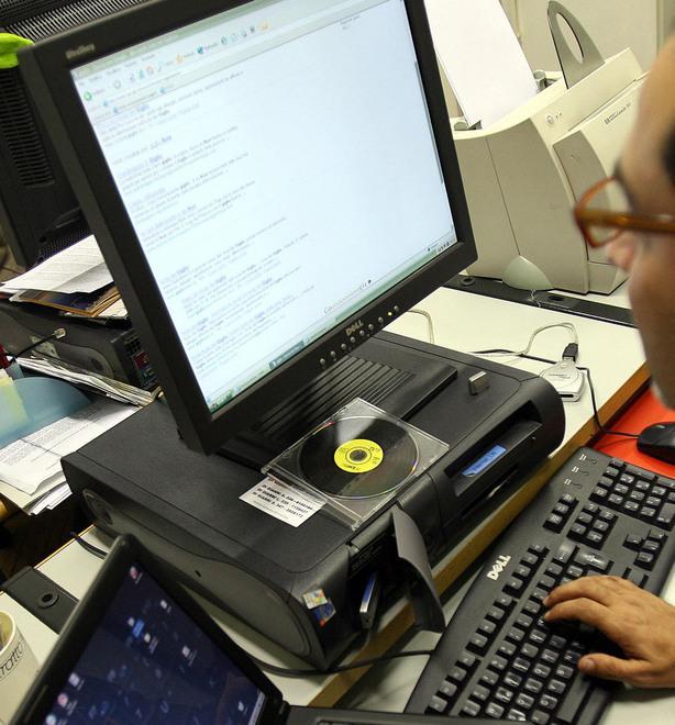 Poste, falsi avvisi attenzione all’email truffa 