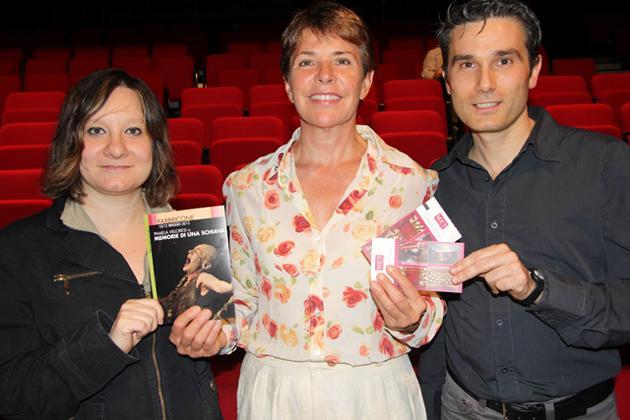 Pamela Villoresi consegna i biglietti ai nostri lettori 