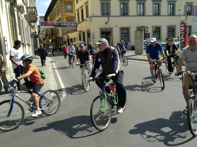 Bici in città, le foto della pedalata 