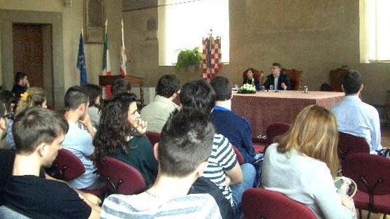 Centinaia di studenti a lezione con Gotor