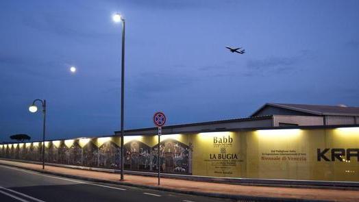 Pinocchi ed elefanti L’aeroporto si veste con l’arte di Babb