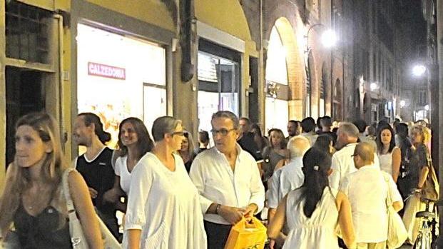 Aperture della sera negozi al raddoppio