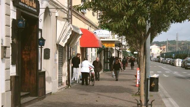 Commercio, chiusi 30 negozi in un anno