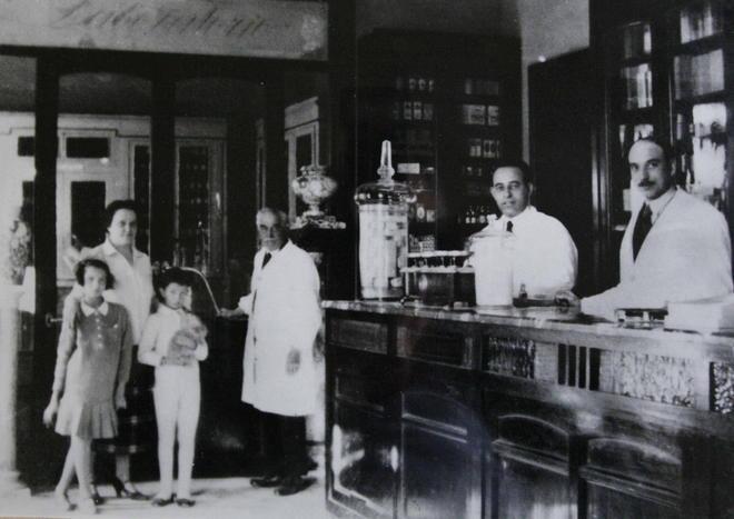 La farmacia Di Ciolo festeggia 100 anni