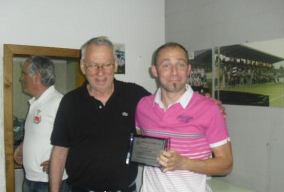 Bozzi premiato per le 200 presenze con la maglia Fortis