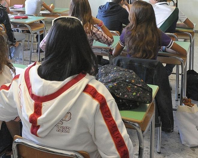 Manifestazione contro i test Invalsi davanti al Buonarroti 