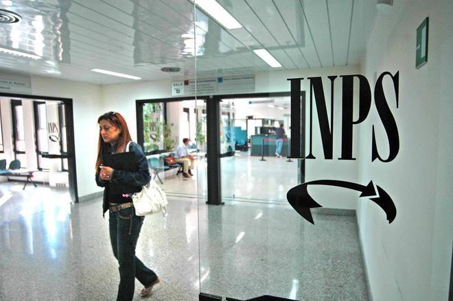 Inps: file continue agli sportelli e pratiche dirottate verso altre sedi 