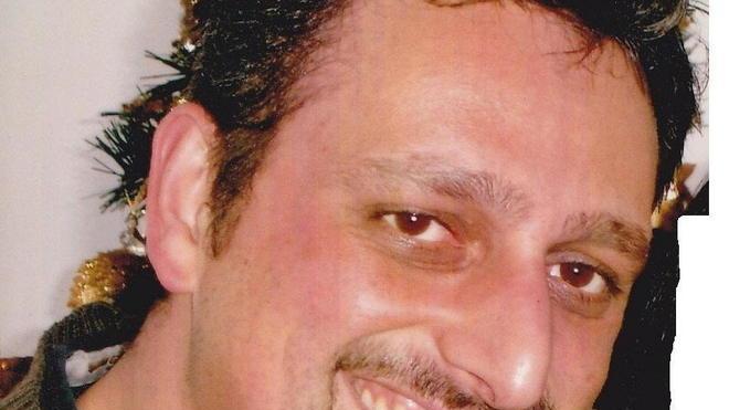 Muore a 38 anni mentre è in vacanza con moglie e figlio