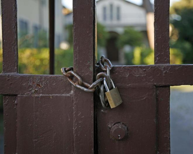 Chiesa bersagliata dai ladri Il prete costretto a chiudere 