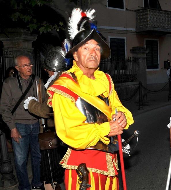 Ritorno alle origini spagnole, così Porto Azzurro fa festa 