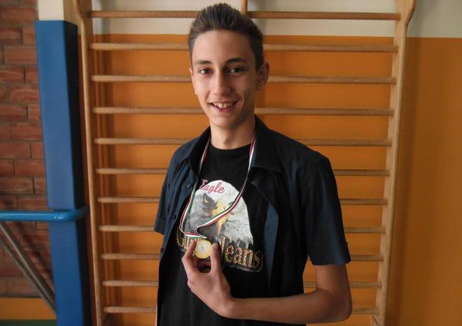 Kevin Romei salta più in alto di tutti 