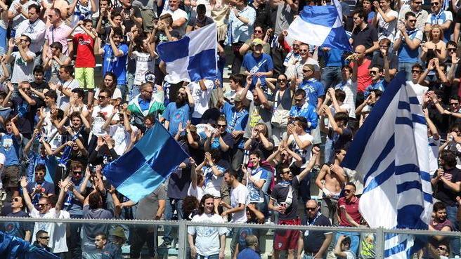 I tifosi azzurri verso lo spostamento in tribuna