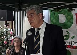 Un fuoco incrociato sull’ex sindaco Abenante 