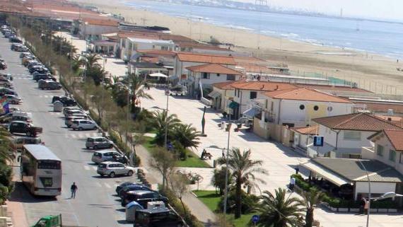 Inciampa e si ferisce, chiesti 50mila euro di danni al Comune