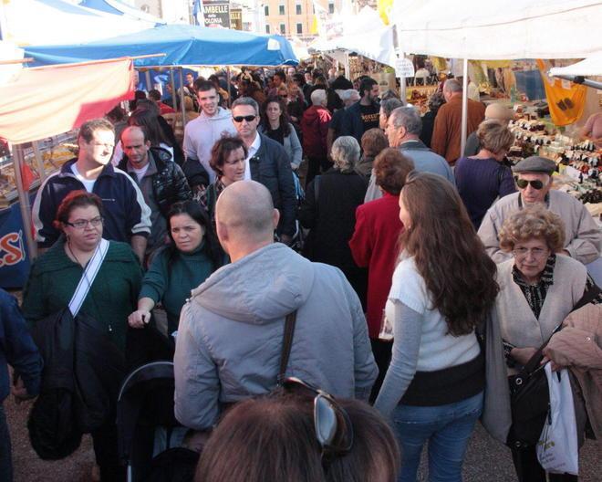 In viale Puccini a Sant’Anna torna la festa della bancarella 
