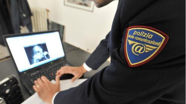 Pedopornografia: “istigazione” su Facebook, indagato 40enne