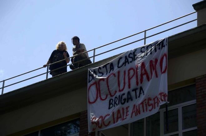 Nuove occupazioni al collegio Colombo in Darsena 
