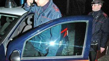 Fuga in auto con la droga i carabinieri li arrestano