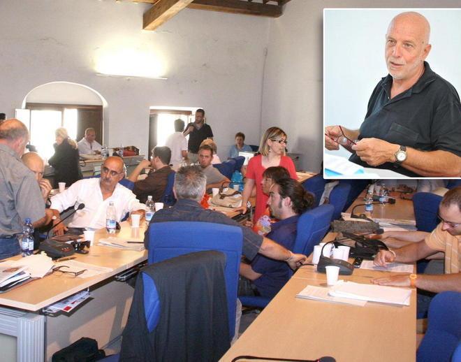 Dopo il litigio a sinistra in sette rifiutano il posto 