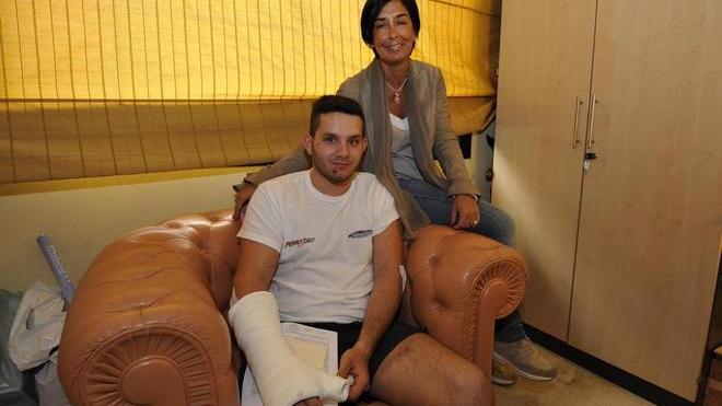 Investito di notte a 21 anni caccia al pirata della strada