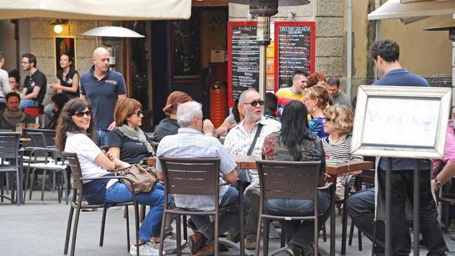 Sala, braccio di ferro tra Comune e locali «Dateci più spazi»
