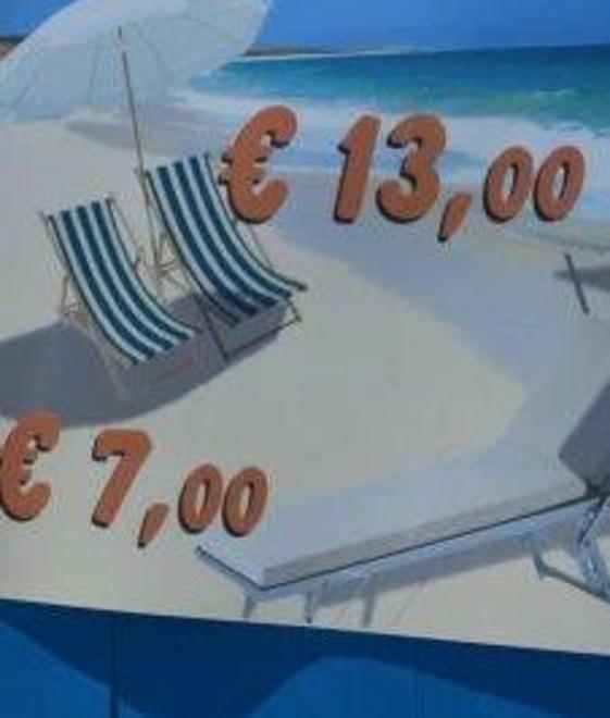 Lettino a 7 euro, mugugni in Darsena