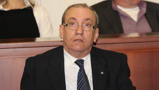 L’aspirante sindaco non parla alla città