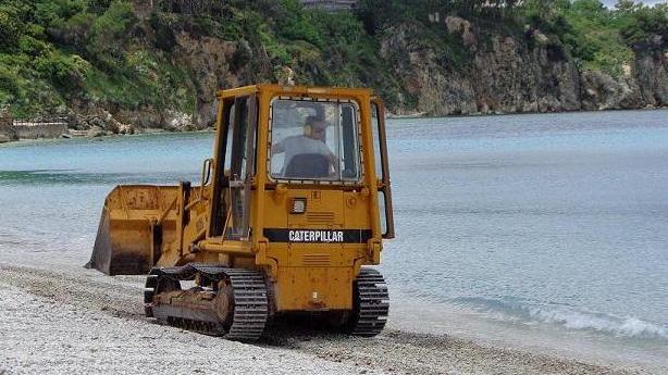 Ruspe sulla spiaggia degli Argonauti
