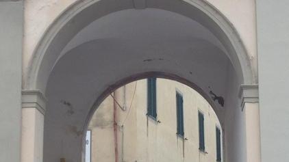 Don Luca apre l’asilo a Montenero
