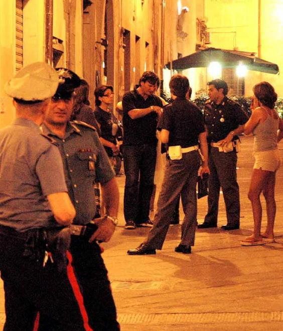 Spunta un coltello nella rissa, tre denunciati 