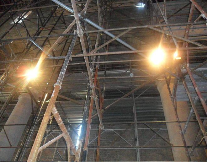 Ingabbiata dentro e fuori la chiesa è una malata grave 