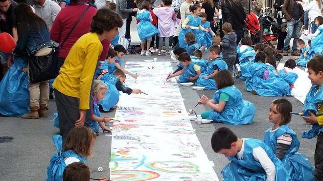 La città teatro della festa dei bambini
