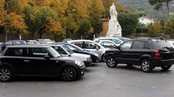 Un’ora di parcheggio costerà 50 centesimi in più