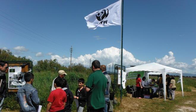 Folla di appassionati a spasso nella natura tra Padule e Orti