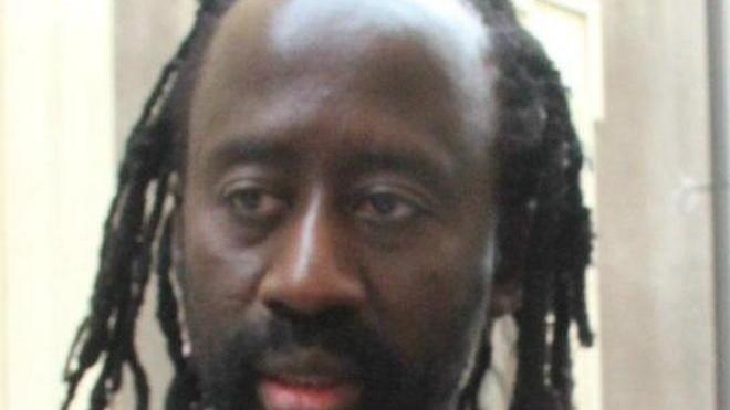 I senegalesi non assistono ma sono vicini alla famiglia