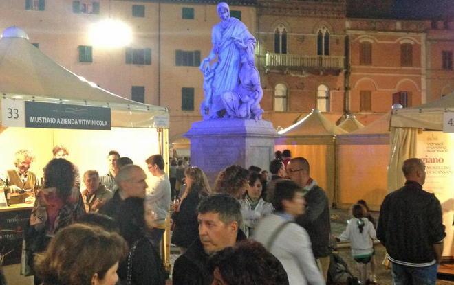 I commercianti: «Quando lo rifanno?» 