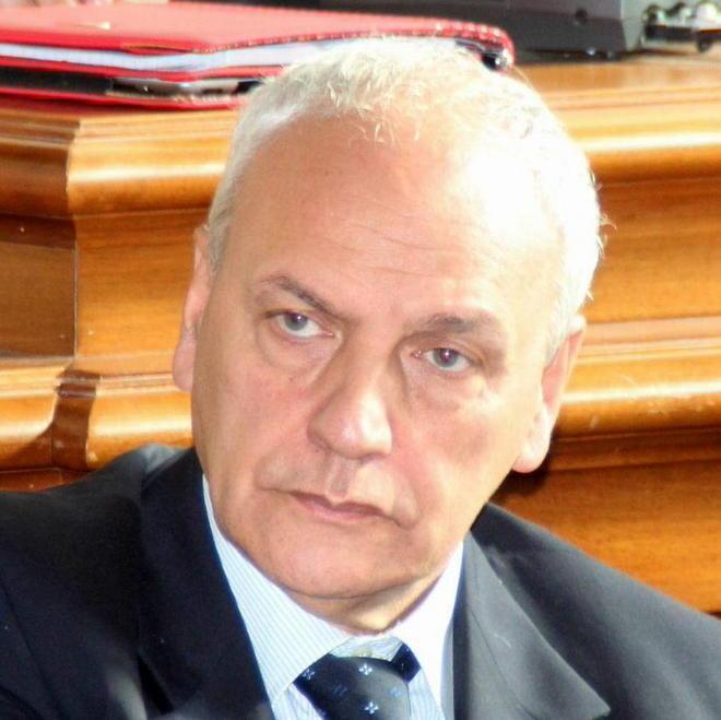 «Il sito di bonifica passi alla Regione» Dal consiglio appello unanime al ministero
