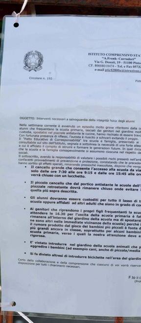 Lo scuolabus rischia di travolgere due bimbi 