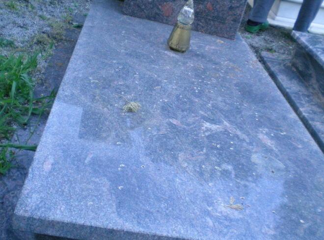 Ladri di rame scatenati profanati due cimiteri