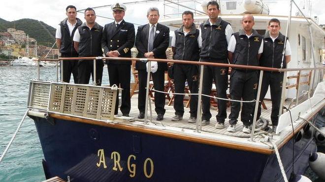 L’ex nave-spia Argo ospita a bordo il sindaco Cerulli