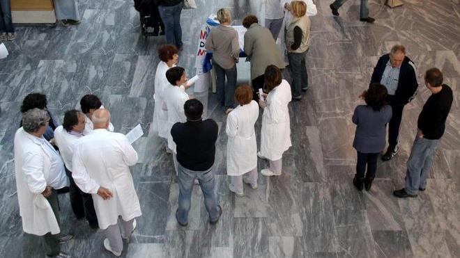 Sciopero e presidio all’ospedale Versilia: «Bisogna assumere»
