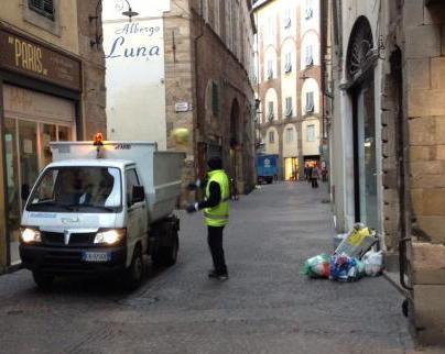 Niente bidoncini per i rifiuti domestici 