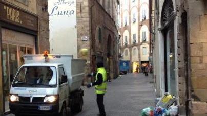 Niente bidoncini per i rifiuti domestici