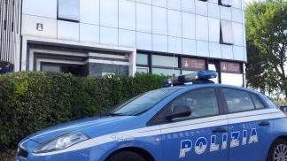 Scala e cacciaviti: e la rapina è fatta