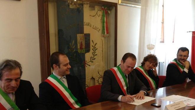 Stop alla politica cittadini insieme per la fusione a 5