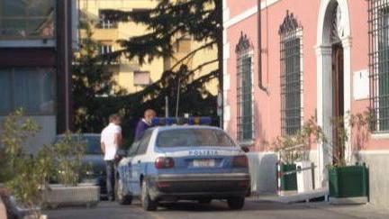 Compra un’auto con l’identità rubata a un avvocato: denunciato