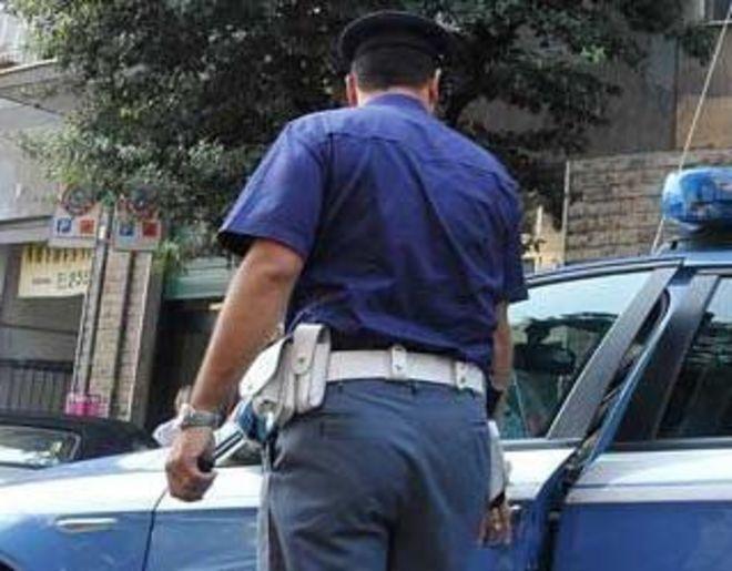Beve troppo e dà in escandescenze 