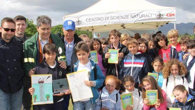 Premiati davanti al nido di Iolo i vincitori del concorso “Le mie cicogne”